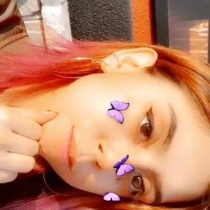 Meet your Posher, Effy